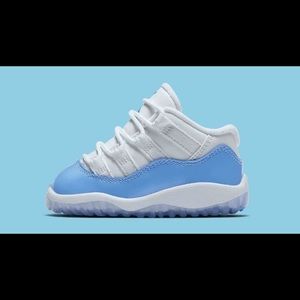 Toddler Air Jordan 11 Retro Low “UNC” size 4